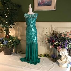 Roaring 20’s Gatsby flapper style long green sequins dress